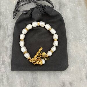 NWOT Julie Vos Demi Bracelet in freshwater pearl!
